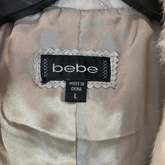 BEBE Silver metallic leather white fur trim collar/cuff trench coach large Y2K - Picture 2 of 12